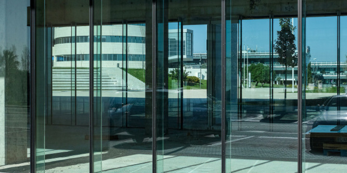 Why Pivot Doors Are the New Trend in Dubai’s Luxury Homes