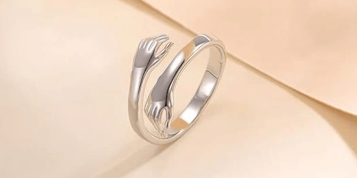 Top Glod Rings That Fit the Average Woman's Ring Size Flawlessly