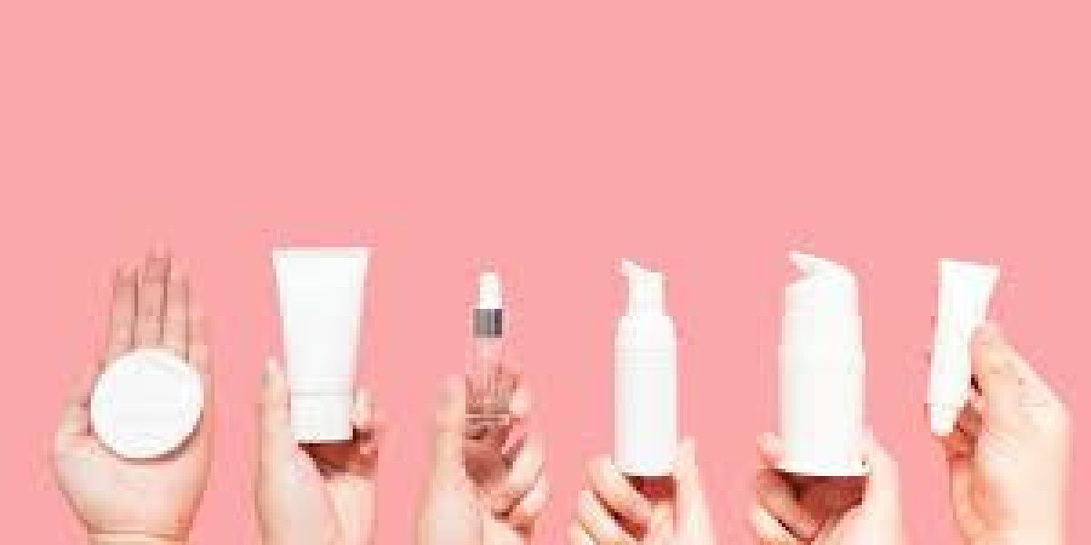 Oily Skin & Sebum Control: Understanding Sebum Production, Mattifying Routines & Non-Comedogenic Product Picks