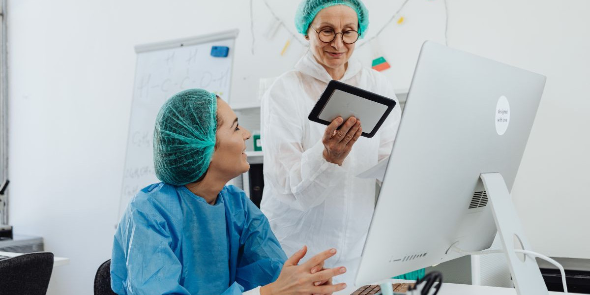 How a Wearable Devices App Development Company Solves the Global Problem of Wearable Abandonment Rates