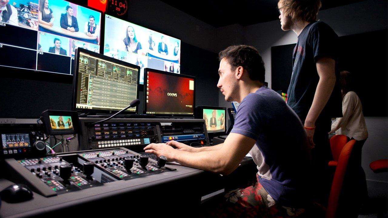 Looking for Reliable Event Tech Rentals in New York? | Articles | Av Rentals NYC | Gan Jing World - Technology for Humanity | Video & Movie Streaming